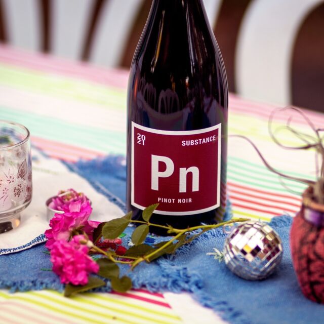 🍷 Love Pinot? 🍷⁠
⁠
"A pretty pinot with sour cherries, strawberries and a fine herbal edge. Juicy, medium-bodied palate delivers some light cherry and red berries on the palate. Crunchy and concise with lots of fruit at the end." - James Suckling, 90 points⁠
⁠
"The 2021 Pinot Noir PN is spicy and earthy in the glass, reminding me more of food than wine, with notes of savory herbs, tomato leaf and cherry sauce forming its bouquet. This is round and pliant on the palate with ripe red and black fruits that soothe, as sweet inner herbal tones form toward the close. It leaves a pleasant staining of round tannins, as rosy inner florals slowly fade. This is a unique style of Pinot Noir from Washington state, but one that's very easy to like." - Vinous, 90 points ⁠
⁠
Looks like we've got you covered. Link in bio. ⁠
⁠
⁠
#washingtonpinot #jamessuckling #vinous #washingtonwine